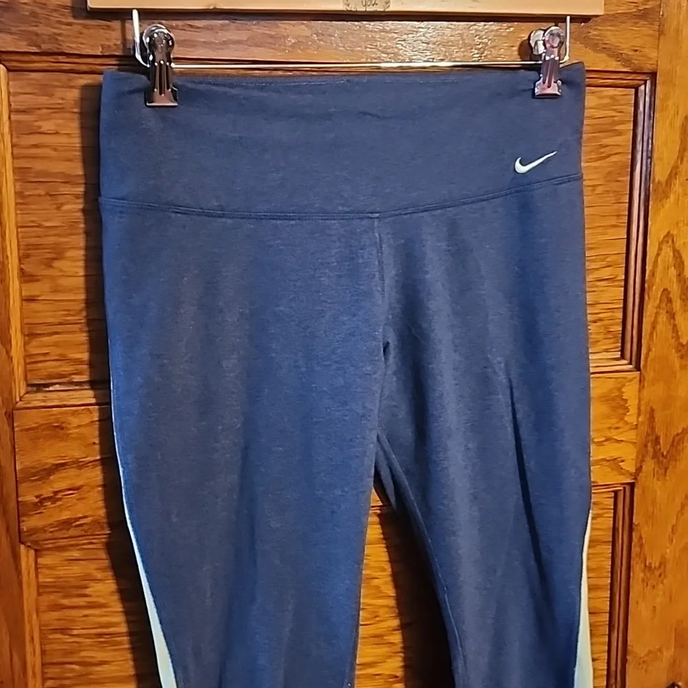 Nike Capri - Picture 2 of 7